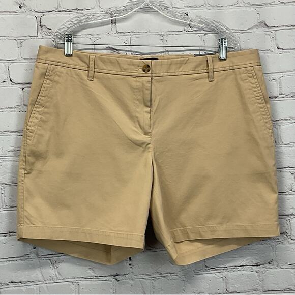 Talbots Shorts Women's Size 14W Khaki Relaxed Chino Vacation Beach Travel Casual - Picture 2 of 11